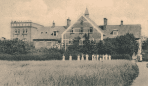 Rønde Højskole efter udvidelsen i 1913